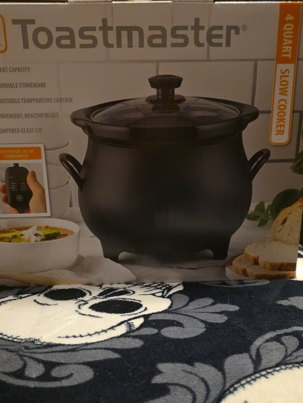 Black 4-Quart Slow Cooker with Glass Lid